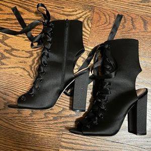 SATIN RIBBON LACE OPEN TOE ANKLE BOOT size 8.5